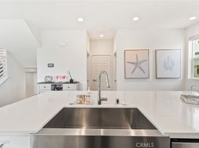 697 W 17th, Costa Mesa CA 92627