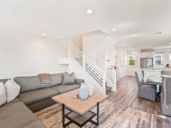 697 W 17th, Costa Mesa CA 92627