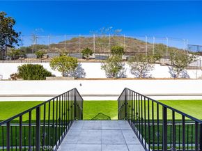 1076 Skyline Drive, Laguna Beach CA 92651