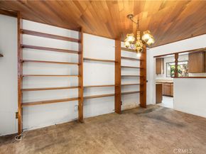 18928 Victory Boulevard, Tarzana CA 91335