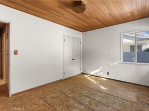 18928 Victory Boulevard, Tarzana CA 91335