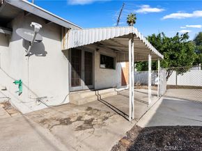 18928 Victory Boulevard, Tarzana CA 91335