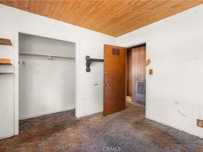 18928 Victory Boulevard, Tarzana CA 91335