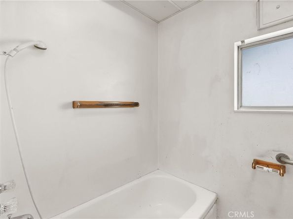 18928 Victory Boulevard, Tarzana CA 91335