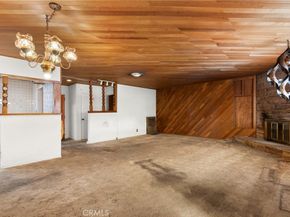 18928 Victory Boulevard, Tarzana CA 91335