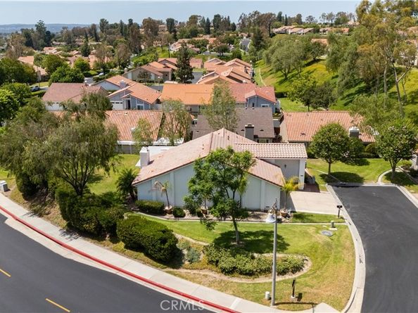 23721 Villena, Mission Viejo CA 92692