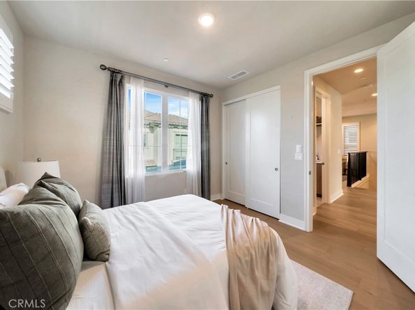 111 Linda Vista, Irvine CA 92618