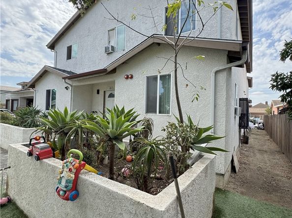 1192 E 48th, East Los Angeles CA 90011