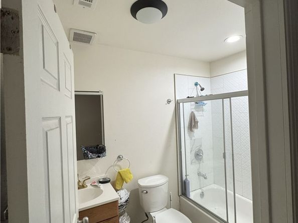 1192 E 48th, East Los Angeles CA 90011