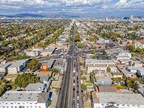 1929 Crenshaw, Los Angeles CA 90016