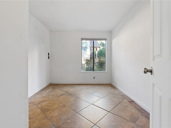 348 Orange Blossom 154, Irvine CA 92618