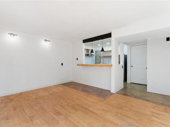 348 Orange Blossom 154, Irvine CA 92618