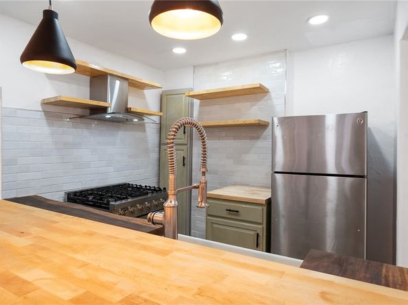 348 Orange Blossom 154, Irvine CA 92618