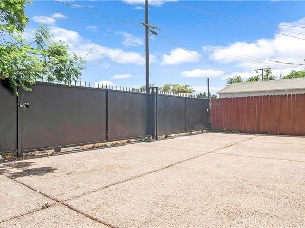 330 E 101st Street, Los Angeles CA 90003