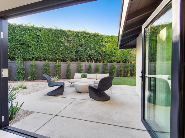 19321 Manor Point Circle, Huntington Beach CA 92648