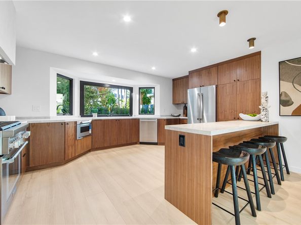 19321 Manor Point Circle, Huntington Beach CA 92648