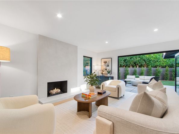 19321 Manor Point Circle, Huntington Beach CA 92648