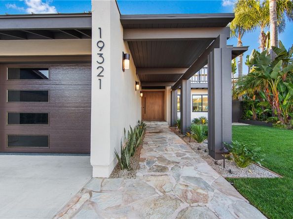 19321 Manor Point Circle, Huntington Beach CA 92648