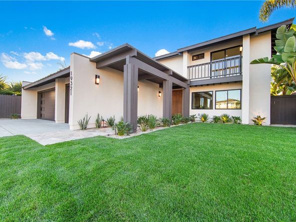 19321 Manor Point Circle, Huntington Beach CA 92648