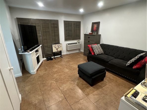 635 N Bristol, Santa Ana CA 92703