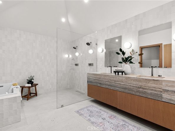 2055 Calvert Avenue, Costa Mesa CA 92626