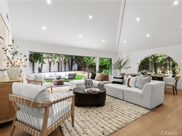 2055 Calvert Avenue, Costa Mesa CA 92626