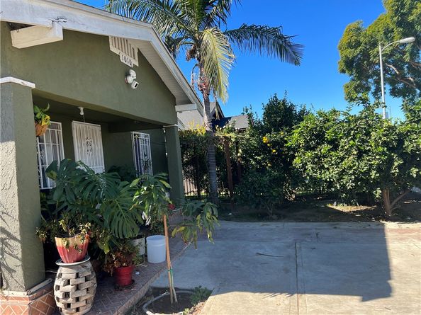 1010 E Stockton, Compton CA 90221