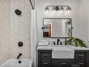1430 La Perla Avenue, Long Beach CA 90815