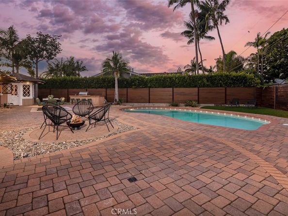 1430 La Perla Avenue, Long Beach CA 90815