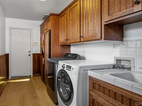 1430 La Perla Avenue, Long Beach CA 90815