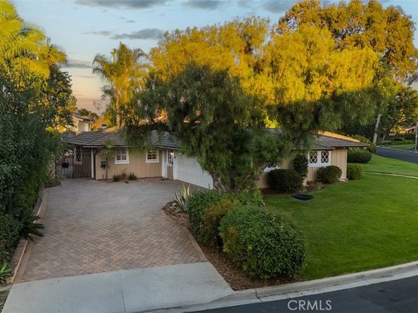 1430 La Perla Avenue, Long Beach CA 90815