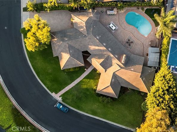 1430 La Perla Avenue, Long Beach CA 90815