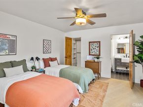 1430 La Perla Avenue, Long Beach CA 90815
