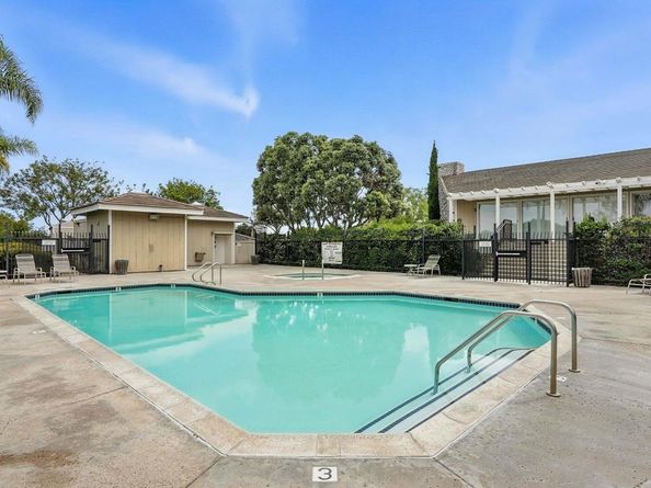 712 Buena Tierra Way 176, Oceanside CA 92057