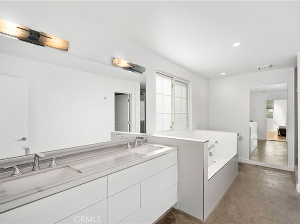 1733 Armacost Avenue 1, Los Angeles CA 90025