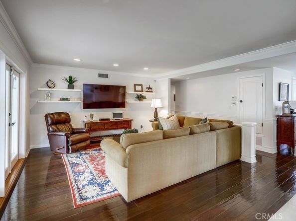 2879 Club House Rd, Costa Mesa CA 92626