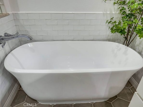 2879 Club House Rd, Costa Mesa CA 92626