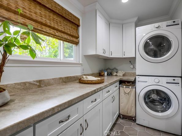 2879 Club House Rd, Costa Mesa CA 92626