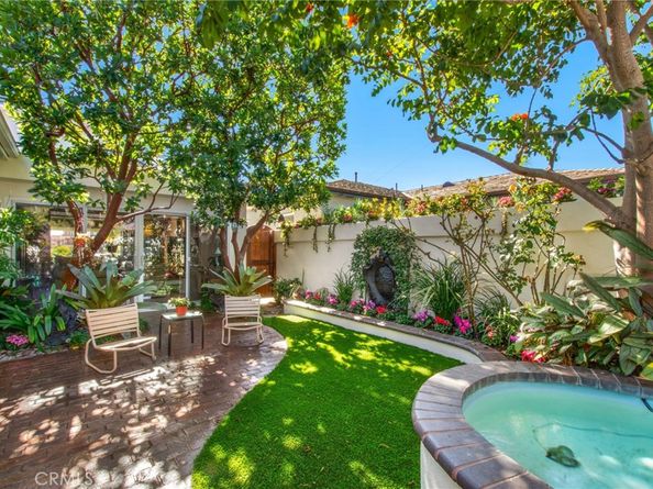 5585 E Corso Di Napoli, Long Beach CA 90803