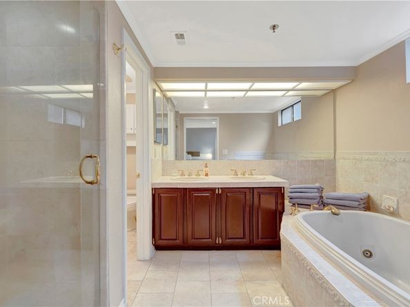 1230 E Ocean Boulevard 201, Long Beach CA 90802