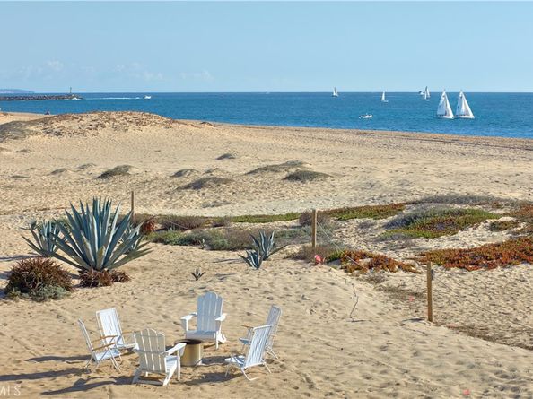 1510 E Oceanfront, Newport Beach CA 92661