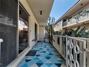 1542 Riverside Drive C, Glendale CA 91201