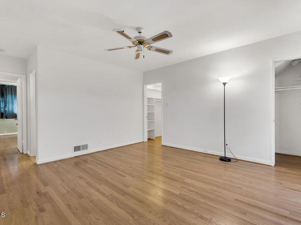 1542 Riverside Drive C, Glendale CA 91201