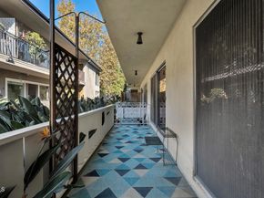 1542 Riverside Drive C, Glendale CA 91201