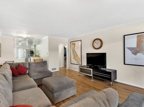 1542 Riverside Drive C, Glendale CA 91201