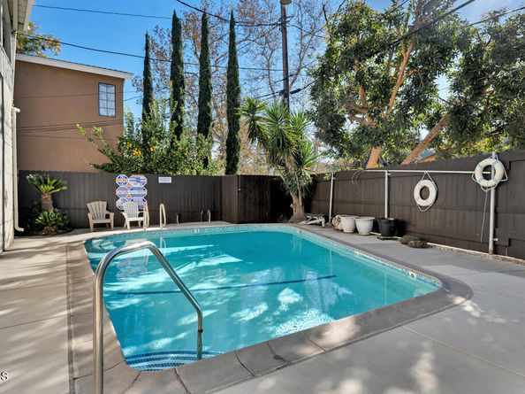 1542 Riverside Drive C, Glendale CA 91201