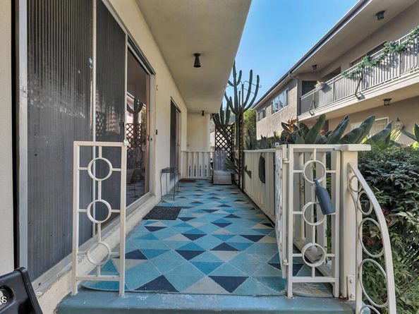 1542 Riverside Drive C, Glendale CA 91201