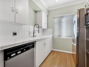 1542 Riverside Drive C, Glendale CA 91201