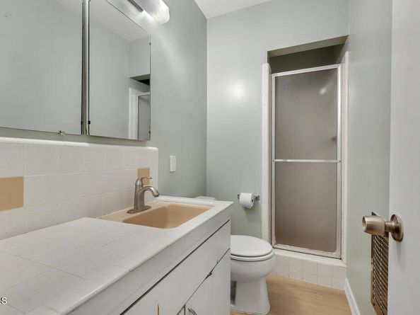 1542 Riverside Drive C, Glendale CA 91201