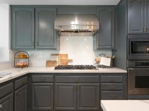 5537 Foothill Drive, Agoura Hills CA 91301